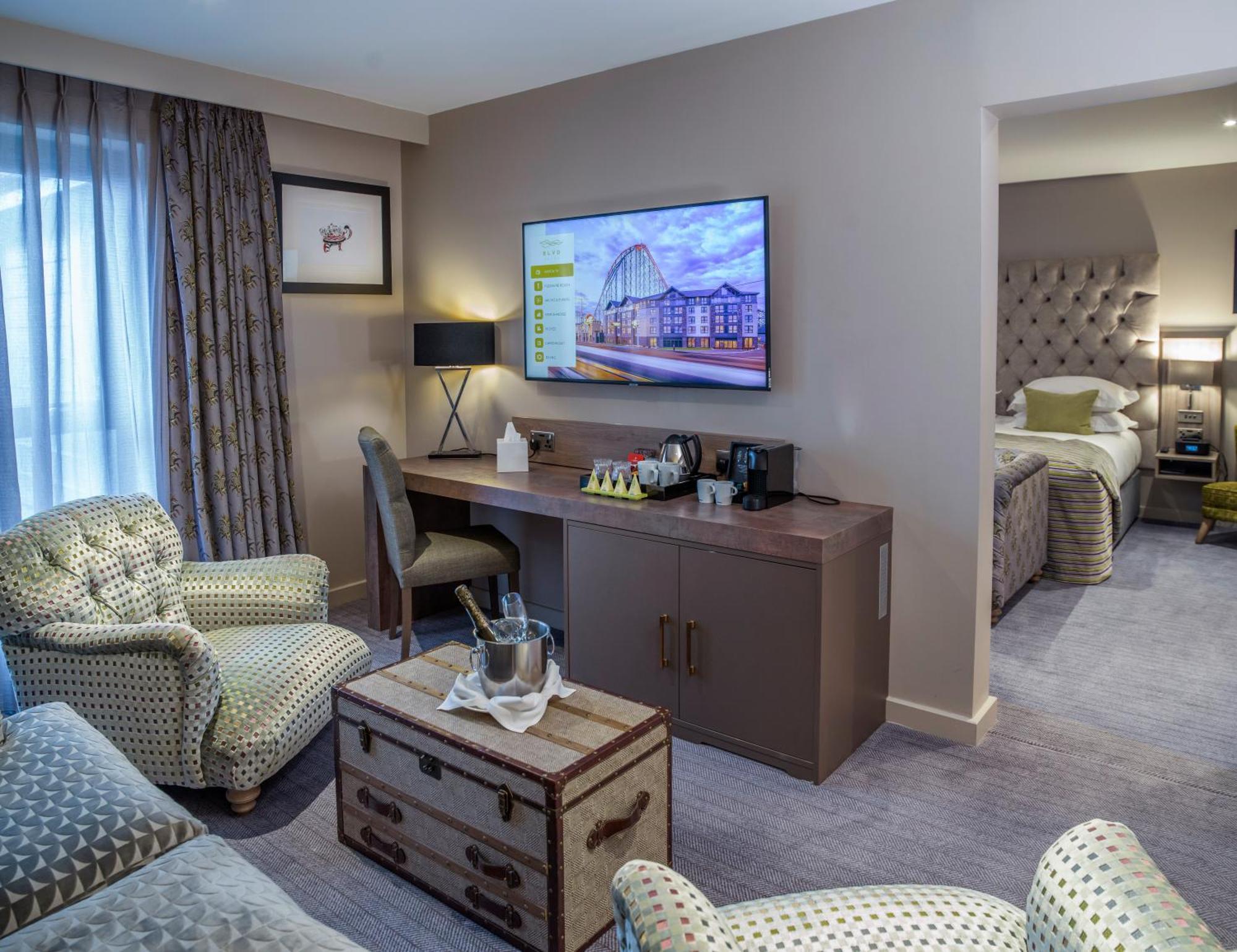 Boulevard Hotel Blackpool Eksteriør billede A suite at the hotel