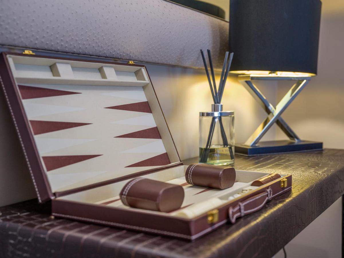 Boulevard Hotel Blackpool Eksteriør billede A backgammon set