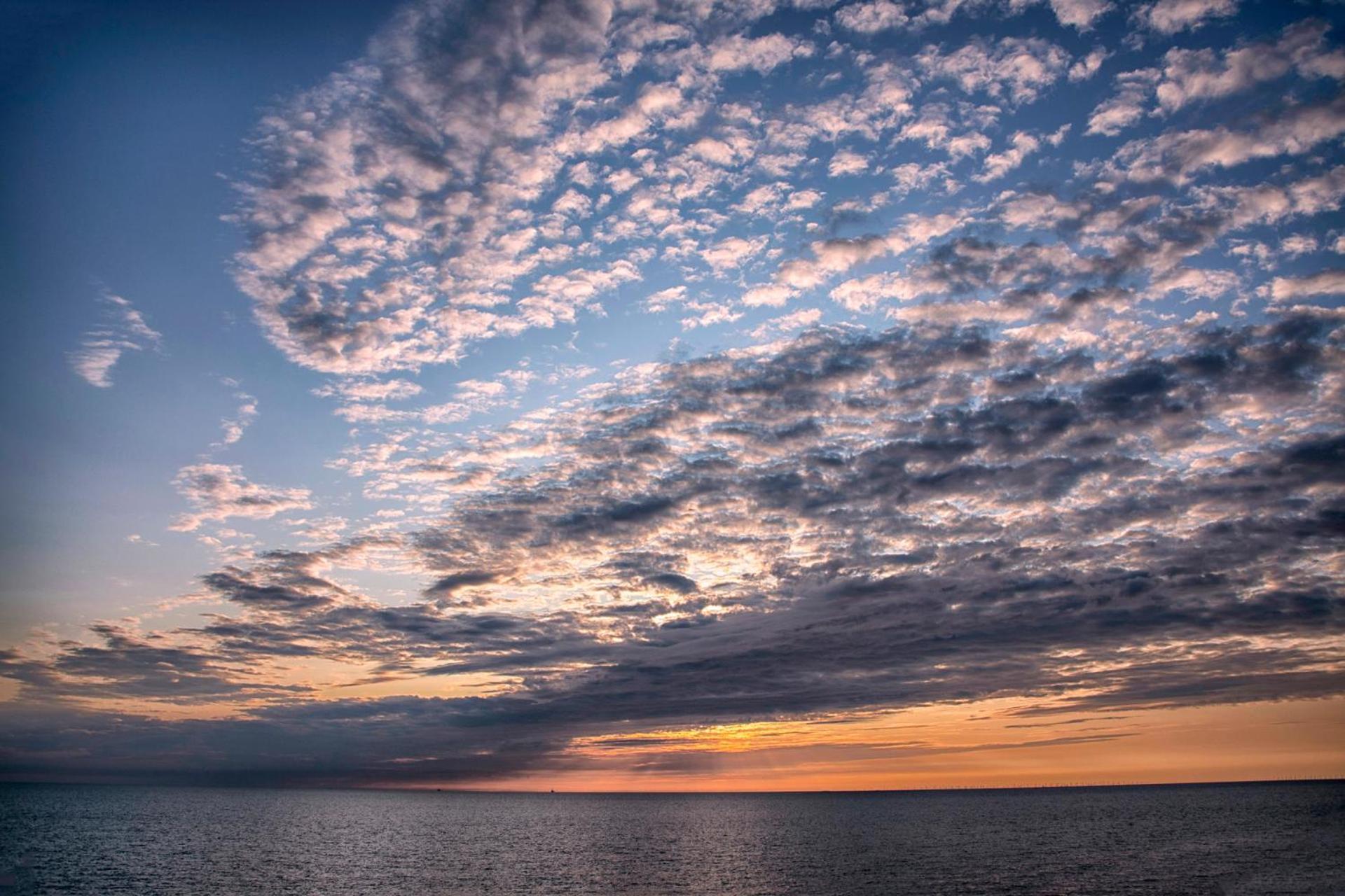 Boulevard Hotel Blackpool Eksteriør billede Sunset over the Atlantic Ocean