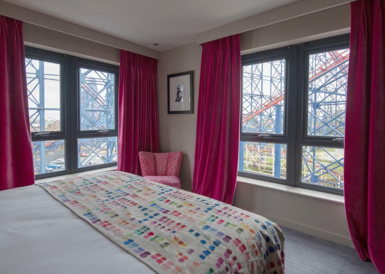 Boulevard Hotel Blackpool Eksteriør billede A bedroom at the hotel